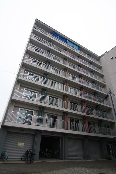 内山マンションの物件外観写真