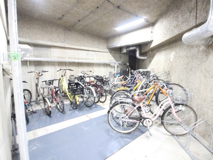 ア－ベインハウス中の島の物件外観写真