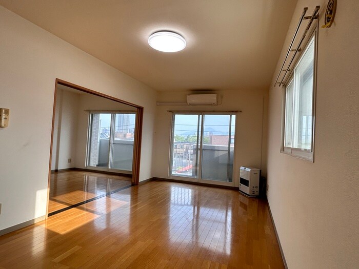 エクセルカムズの物件内観写真