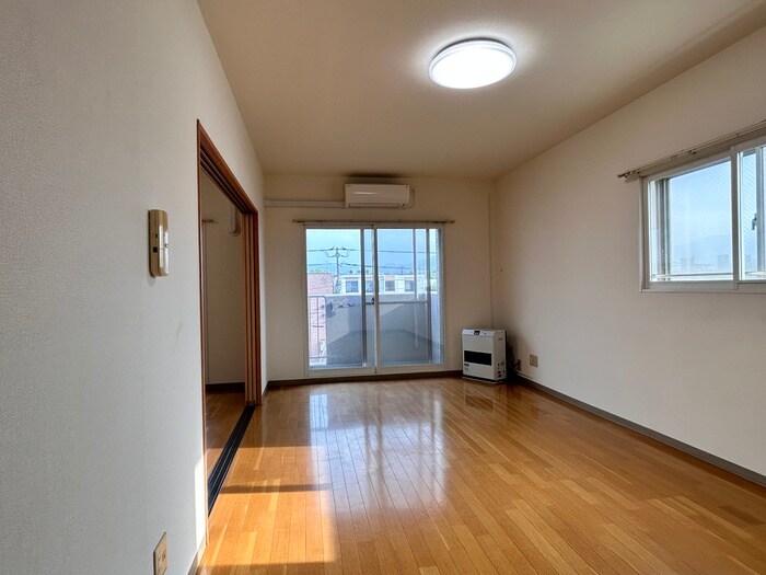 エクセルカムズの物件内観写真