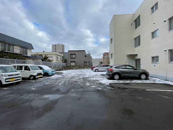 ＥＹＥ ＳＴＡＧＥ　山鼻の物件外観写真