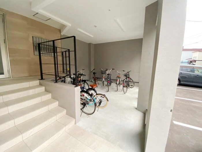 カレラ月寒　セカンドの物件外観写真