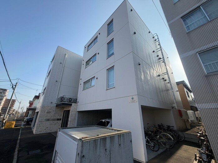 SENNA元町の物件外観写真