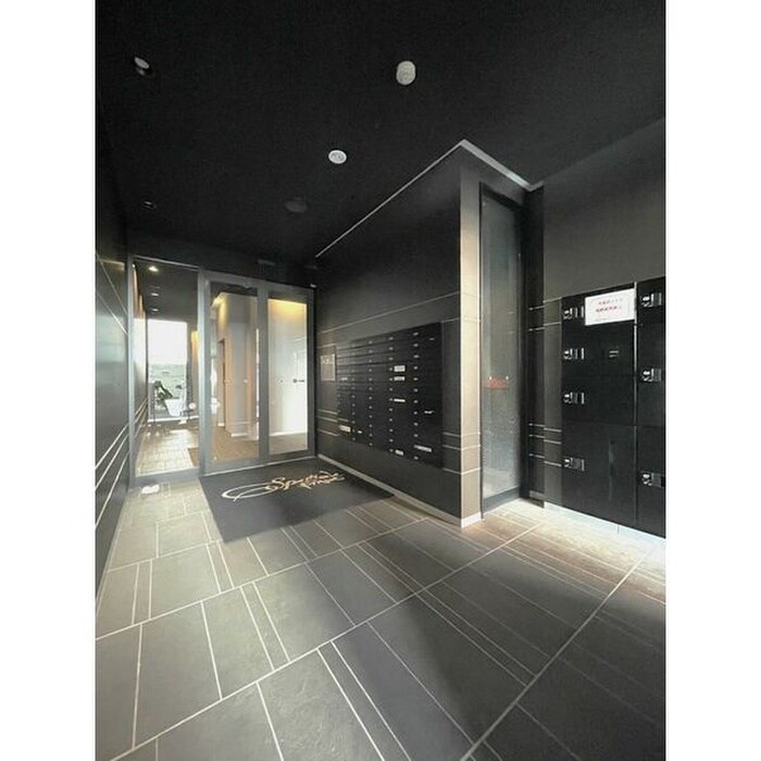 スペチアーレ・プリーモの物件外観写真