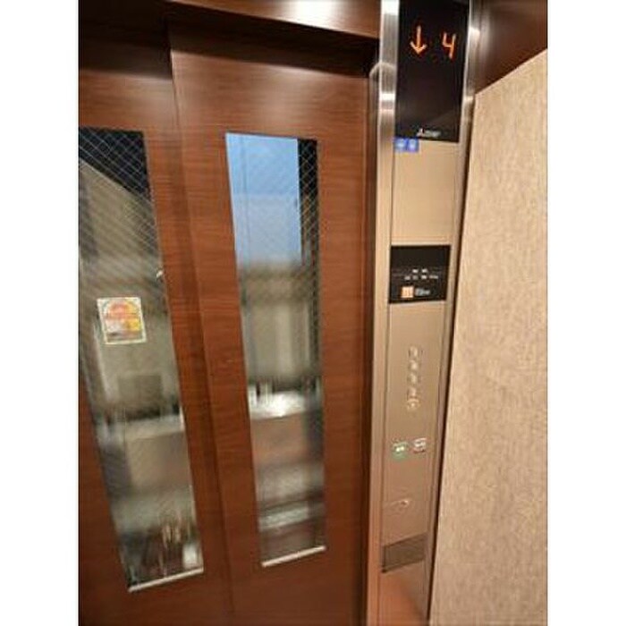 ラグジースペース栄通１２の物件外観写真