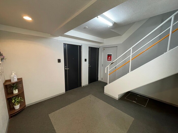 ラフィナ－ト近代美術館の物件外観写真