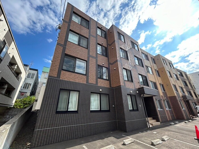 ル・コンフォールの物件外観写真