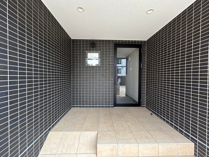 ル・コンフォールの物件外観写真