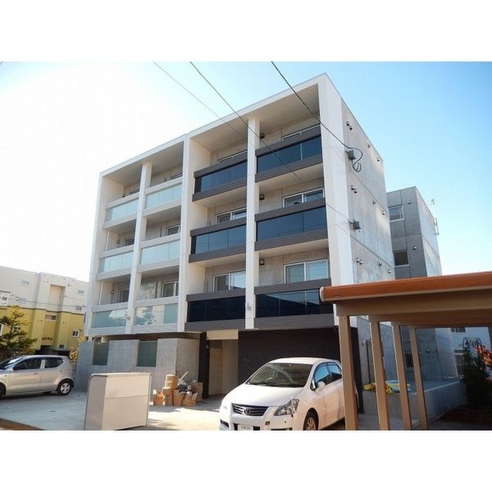 ブランシャール琴似の物件外観写真