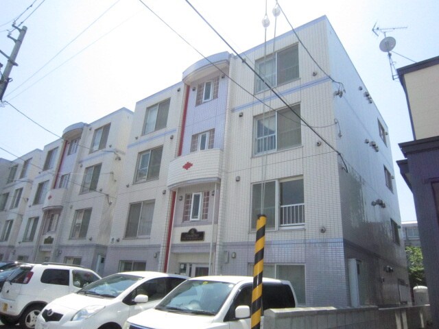 グランメ－ル二十四軒１－２Ｄの物件外観写真