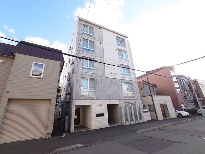 アッパーヴィレッジ栄町の物件外観写真