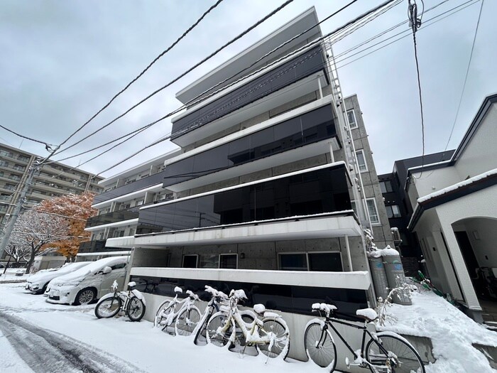 Dolce Vita GAKUENMAEの物件外観写真