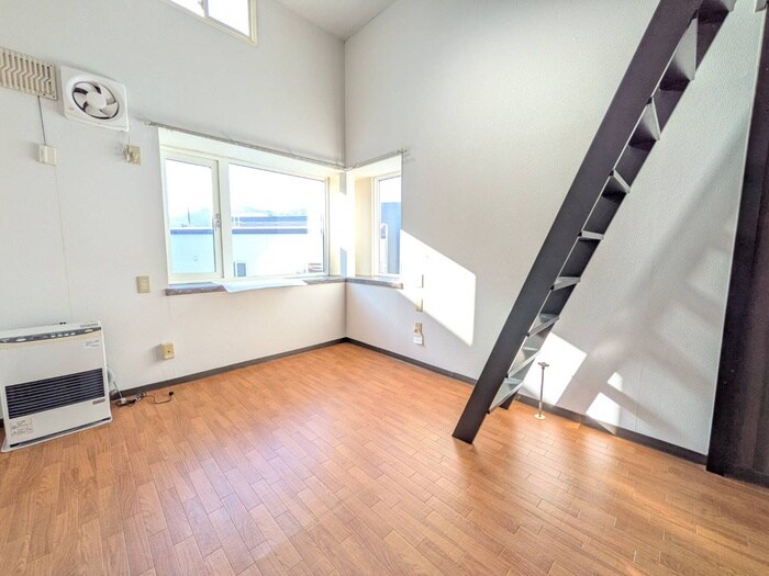 ストラ－ダ中の島の物件内観写真