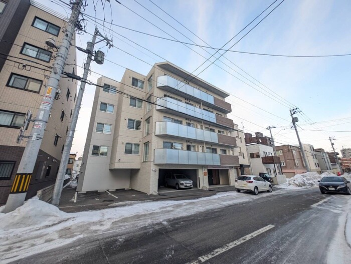 ピオネロ琴似の物件外観写真