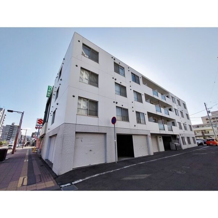 ル・ソレイユの物件外観写真