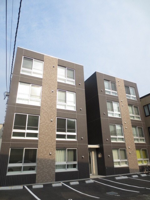 クリスタル・セレニティの物件外観写真