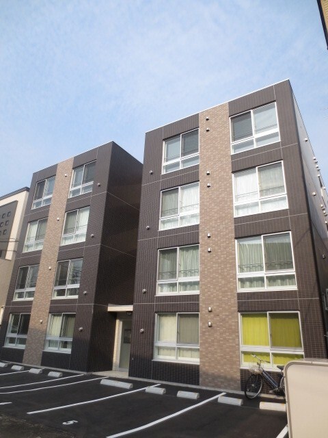 クリスタル・セレニティの物件外観写真