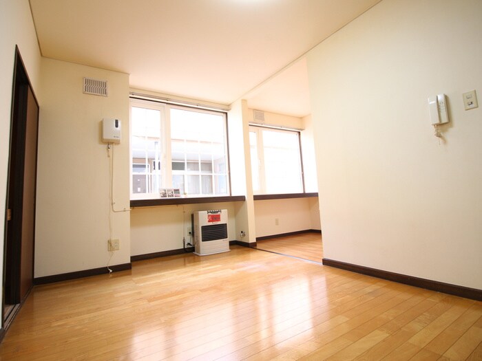 ローヤルハイツ南５条の物件内観写真