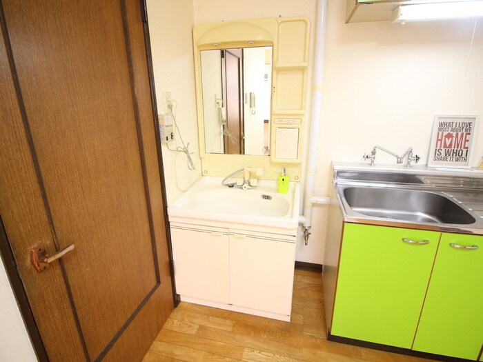 ローヤルハイツ南５条の物件内観写真