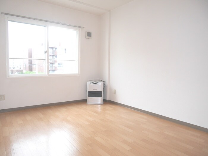 モンタ－ニュ　ボヌ－ルの物件内観写真