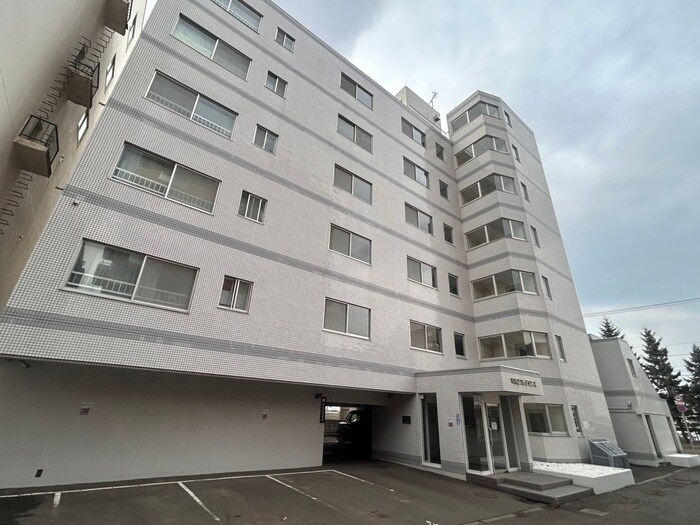 平岸２・７レジデンスの物件外観写真