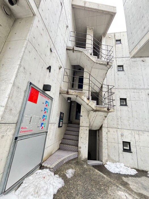 シークエンス620　A棟の物件外観写真