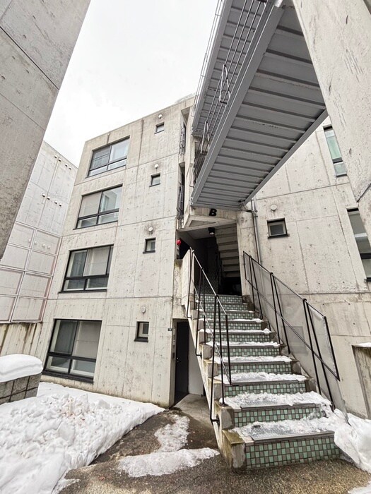 シークエンス620　A棟の物件外観写真