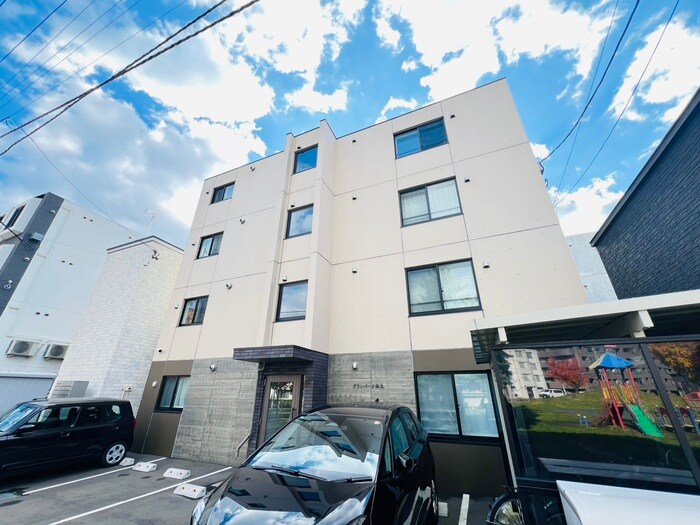 グランパーク麻生の物件外観写真