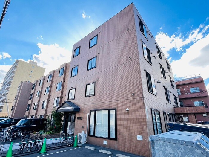 セレ－ナ南郷の物件外観写真