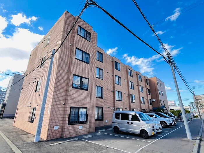 セレ－ナ南郷の物件外観写真