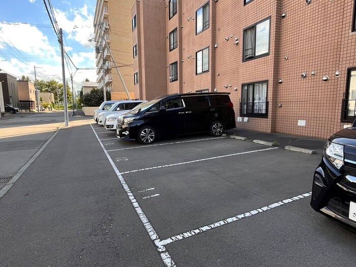 セレ－ナ南郷の物件外観写真