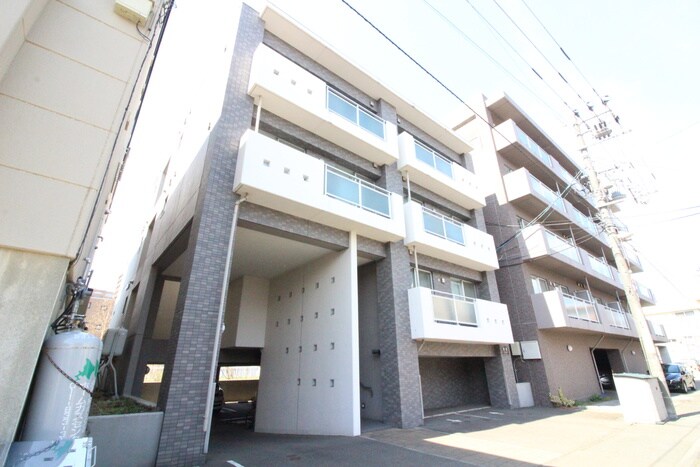 クレインコートの物件外観写真