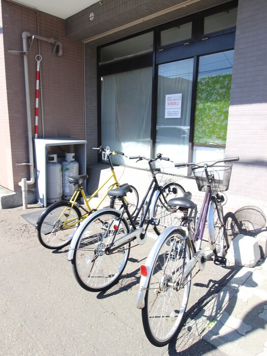 成田マンションの物件外観写真