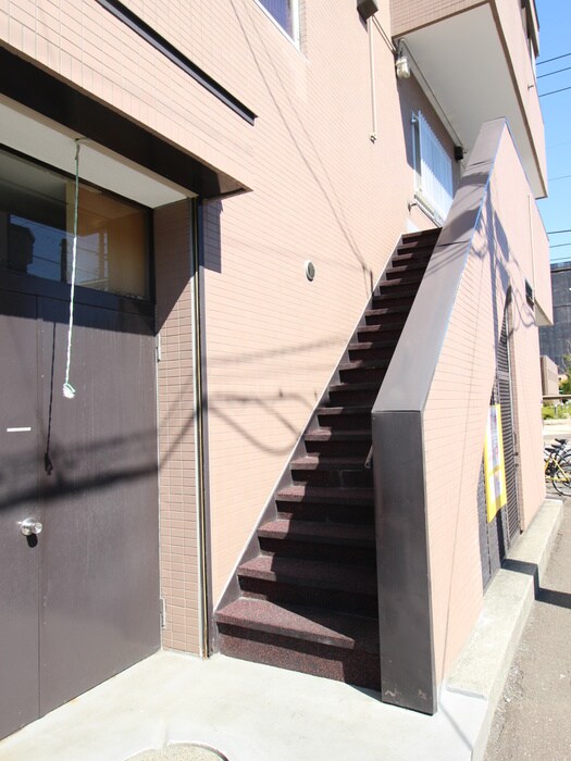 成田マンションの物件外観写真