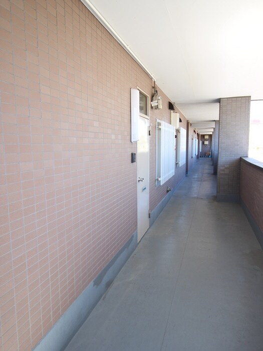 成田マンションの物件外観写真