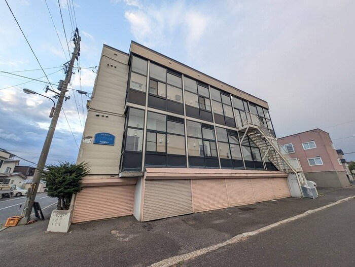 ハイデンス曙の物件外観写真