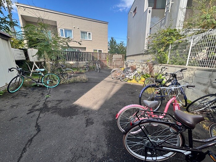 フォレストヒルズ宮の森の物件外観写真