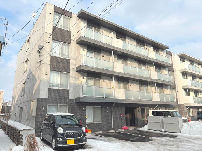 A BOND westの物件外観写真