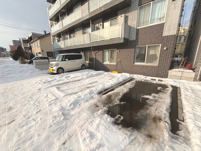 A BOND westの物件外観写真