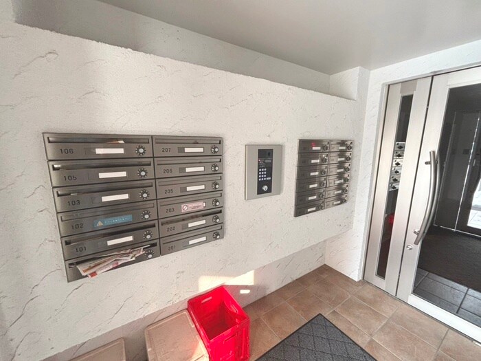 A BOND westの物件外観写真