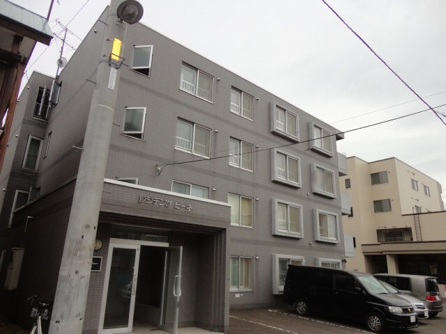 レジデンツ・ビ－ネの物件外観写真