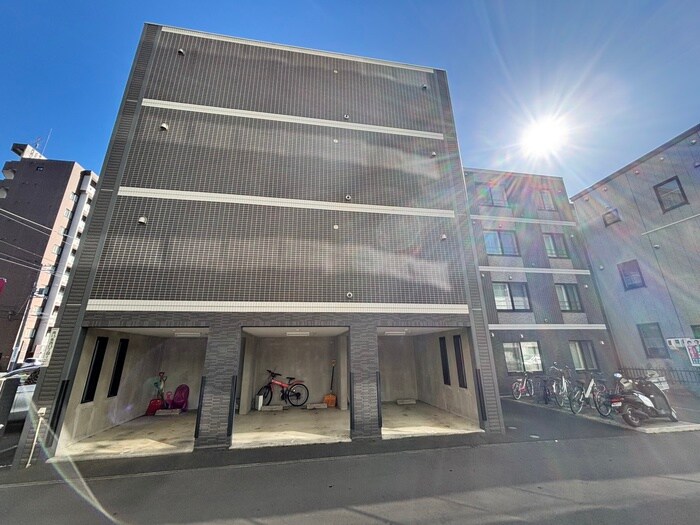 レグザ山鼻の物件外観写真