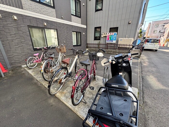 レグザ山鼻の物件外観写真