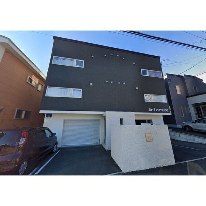 ラ・テラスの物件外観写真