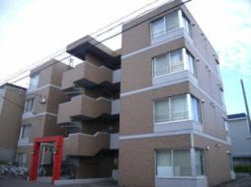 メゾンエクレーレ北18条の物件外観写真