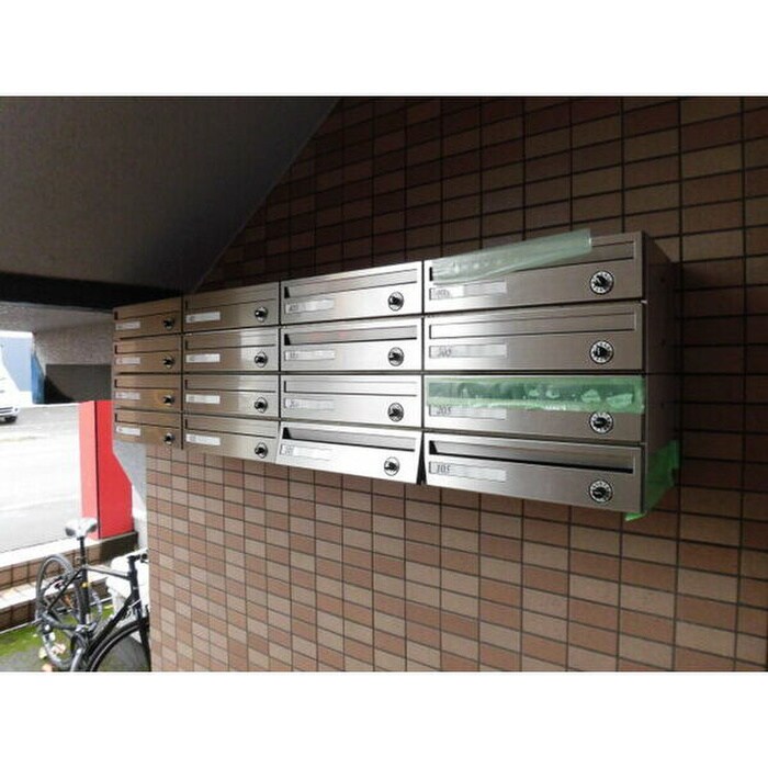 メゾンエクレーレ北18条の物件外観写真