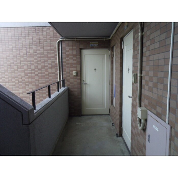 メゾンエクレーレ北18条の物件外観写真