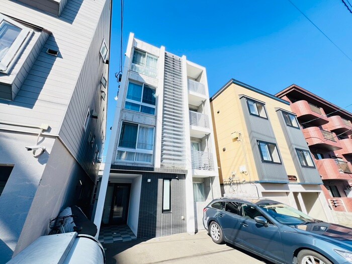 エムアールレジデンスN32の物件外観写真