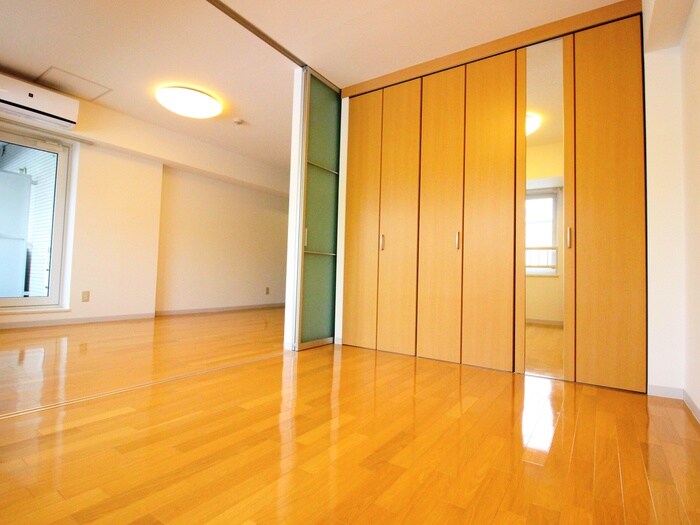 サムティ学園前の物件内観写真