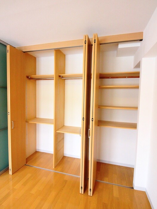 サムティ学園前の物件内観写真